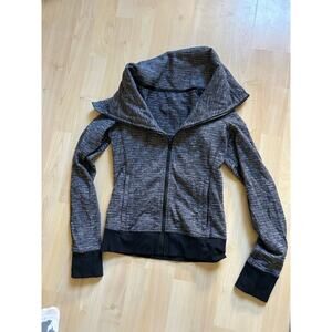 Lululemon Size 4 Be Present Jacket Heathered Gray Full Zip Funnel Collar *READ